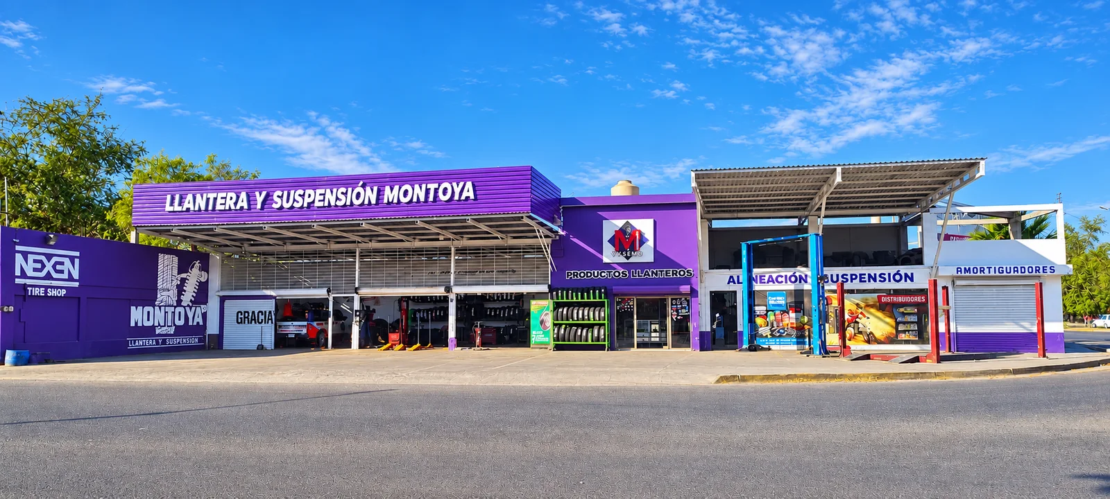 Fachada de Llantera y Suspensión Montoya y VYSEMO Productos Llanteros en Los Mochis